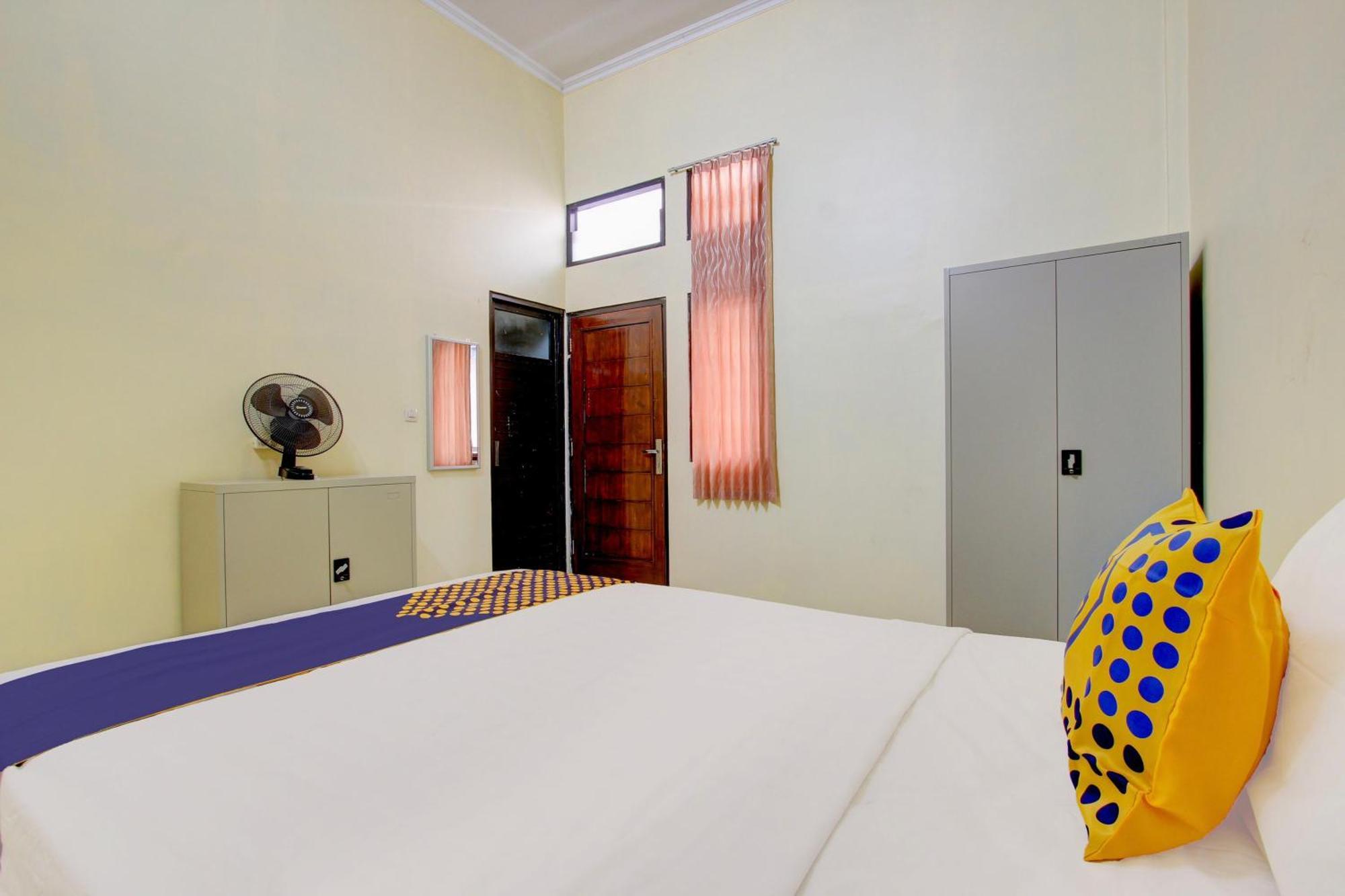 Spot On 93245 Guest House Mulia Dua Syariah Klaten Luaran gambar