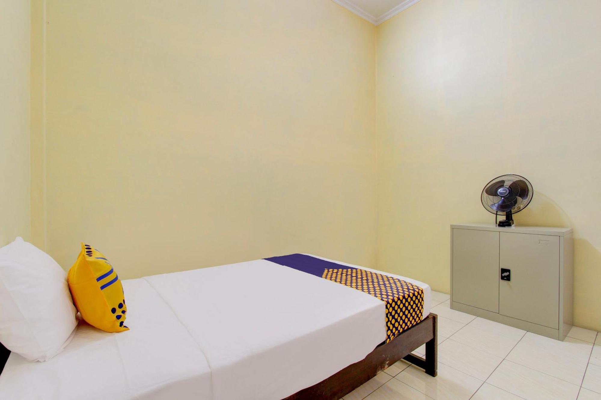 Spot On 93245 Guest House Mulia Dua Syariah Klaten Luaran gambar