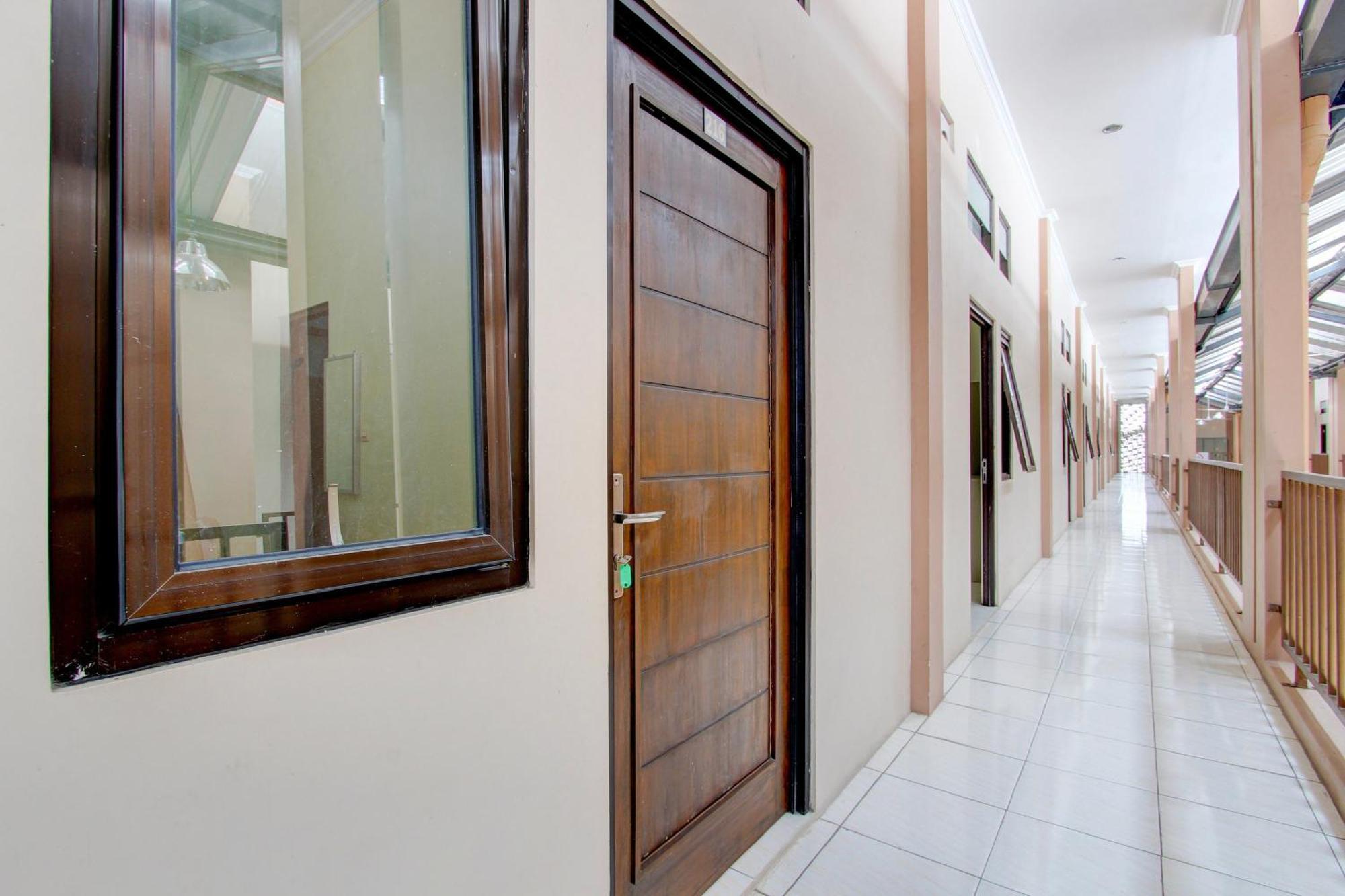 Spot On 93245 Guest House Mulia Dua Syariah Klaten Luaran gambar